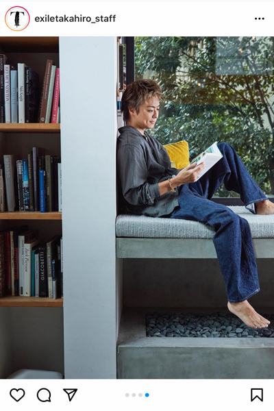 EXILE TAKAHIRO、じゃらんの未公開ショットで裸足の読書姿を公開!「脚の指も長い」