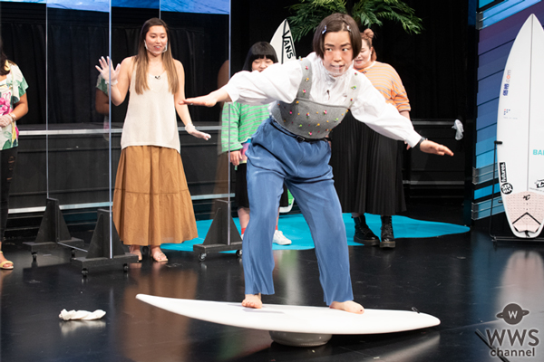 女子プロサーファー前田マヒナと野呂玲花が吉本興業に所属を発表!