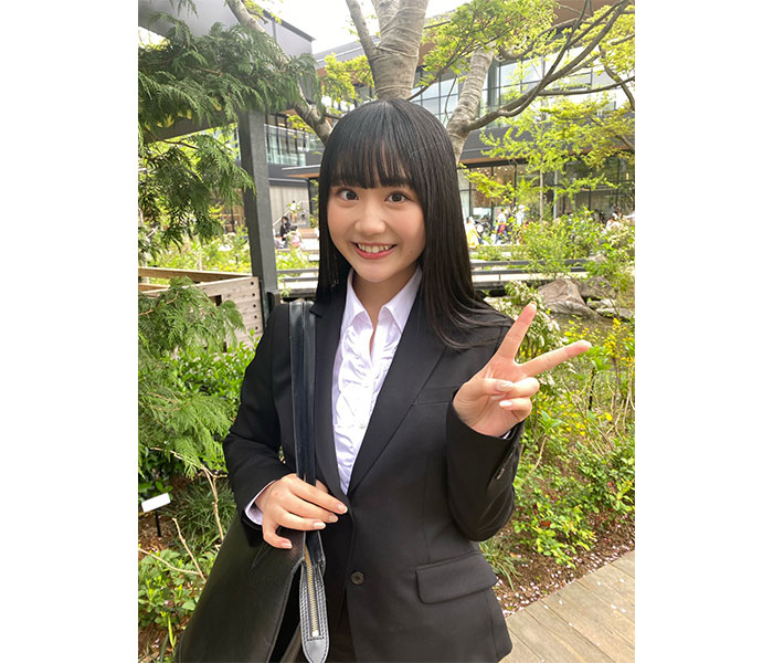 スパガ 阿部夢梨が大学入学を報告!スーツ姿に祝福殺到!!