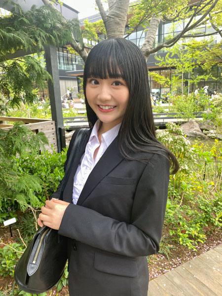スパガ 阿部夢梨が大学入学を報告!スーツ姿に祝福殺到!!