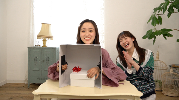 鈴木美羽、公式YouTubeチャンネル初ゲストで中村里帆が登場!サプライズドッキリにタジタジ!?
