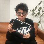 ONE OK ROCK Takaが視聴者からの100の質問に回答！