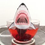 リアルすぎる…飲むのをためらう恐怖のサメのティーバッグ登場!!