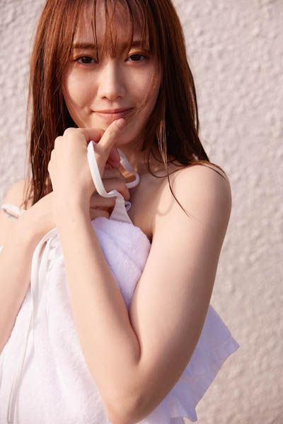 NGT48の“きれいなお姉さん・西潟茉莉奈がファースト写真集で水着解禁