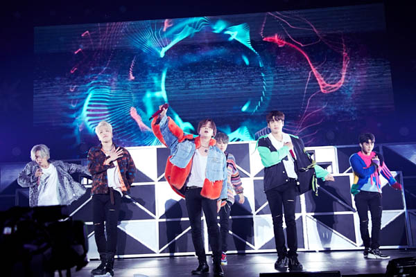 iKON、完全初出し・未公開ライブ映像での自身初フィルムコンサート開催が決定！