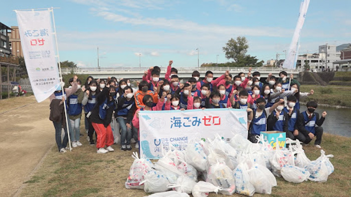 『スポGOMI甲子園・京都大会』を開催。激闘を制したのは陸上部の女子3人組・KOGAQUEENs！当日は参加者全48人で、約45Kgのごみを集める！