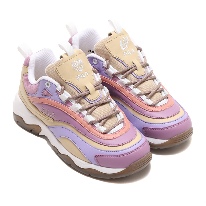 9人組ガールズ・パフォーマンスグループ【Girls² （ガールズガールズ】× FILA × atmos pinkのトリプルコラボ第二弾が2022年2月5日（土）より発売決定！