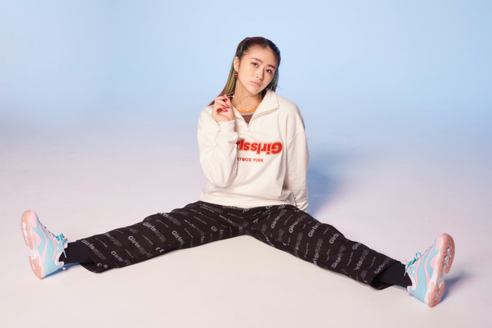 9人組ガールズ・パフォーマンスグループ【Girls² （ガールズガールズ】× FILA × atmos pinkのトリプルコラボ第二弾が2022年2月5日（土）より発売決定！