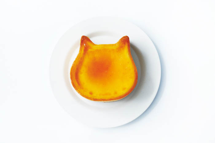 かわいいネコ型のチーズケーキ「にゃんともおいしいチーズケーキ」がファミリーマート限定で新発売！
