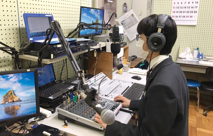 【三重県立神戸高校】自身のラジオ番組を持ち、日々多くの取材をこなす三重県立神戸高校の放送部にインタビュー！