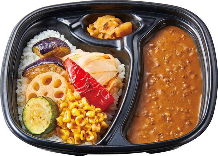 【ほっともっとグリル】暑い夏にスパイスの香りで食欲増進、バラエティ豊かな新作カレー全5種が登場！