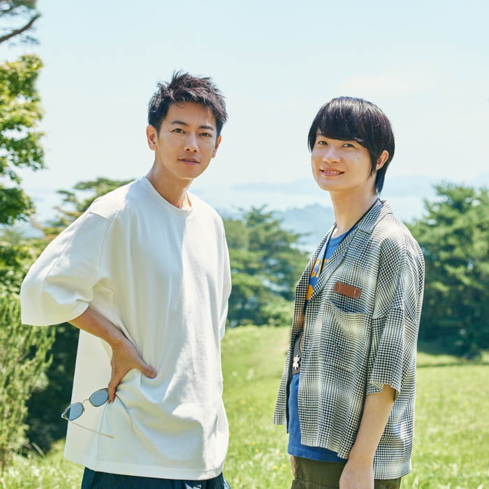 佐藤健と神木隆之介の写真展「みやぎから、、」が熊本で巡回開催決定！