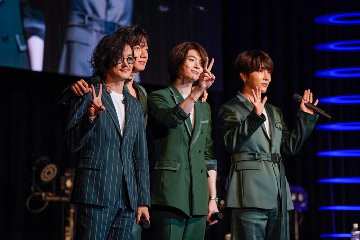 日本デビュー13周年を祝うSUPERNOVA(超新星)のオフィシャルレポートが到着！感謝の気持ちが溢れる、温かいファンミーティング ！