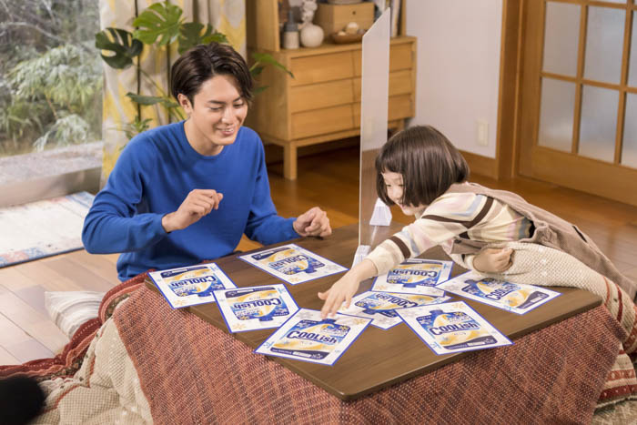 間宮祥太朗とななちゃんがこたつでぬくぬく♪ 冬の濃いめの「クーリッシュ」を飲んで “いきかえる～！” ロッテ「クーリッシュ」新TV-CM、10月18日（火）よりOA開始！