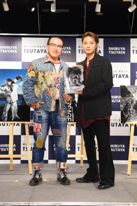 磯村勇斗、大満足の写真集は「120点」！レスリー・キーは「すごい俳優さんに出会った」と大絶賛！