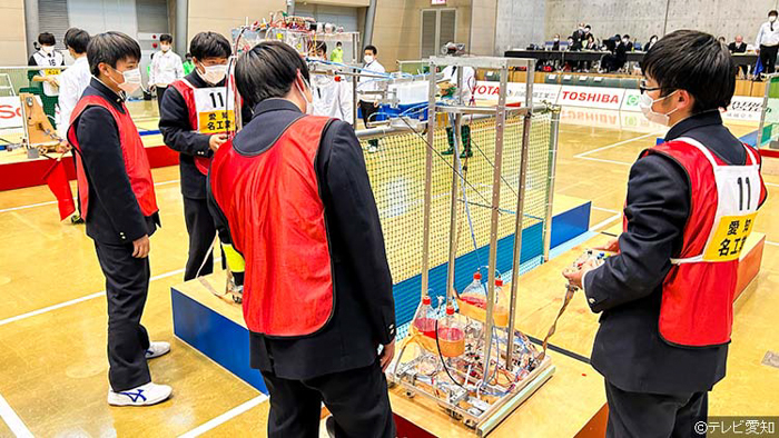 愛知県の工業高校生たちが自作のロボットで対決！「手作りロボット大激戦　高校生たちの知恵と技」