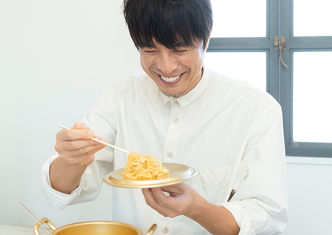 韓国ドラマに出てくるアレでラーメンを食べたい！『韓国風ラーメン鍋付きレシピBOOK』