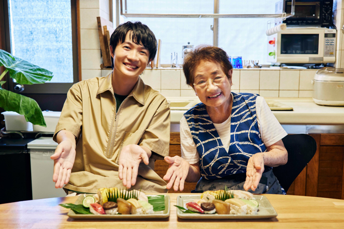 “神木流”高知ガイドブック『かみきこうち』から、連続テレビ小説「らんまん」の舞台地でさまざまな高知の魅力を体験する神木隆之介の写真を先行公開!