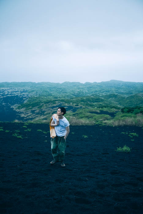 「仮面ライダーギーツ」主演俳優・簡秀吉が1st写真を発売！身も心も「丸裸」になった20歳の旅