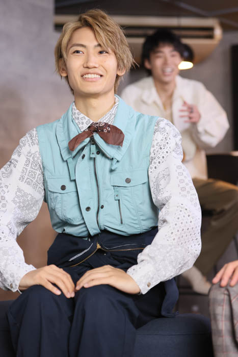 8/30にメジャー 1st フルアルバム「Where」をリリースするWATWINGの特別番組をオンエア!