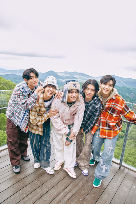 『WILD BLUEオフィシャルブック(仮)』11月、小学館より発売決定! 話題沸騰ボーイズグループ、名刺代わりの一冊です!!