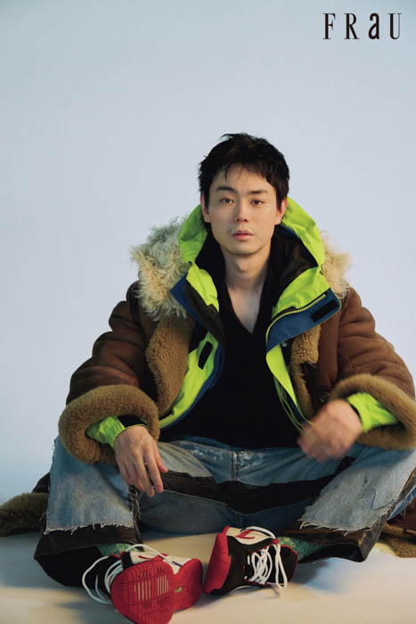 表紙を飾る菅田将暉も実感した「地球温暖化」。FRaU1月号で伝える気候変動の現実と、希望の光。長濱ねるやファーストサマーウイカ、浜野謙太のインタビューも掲載!
