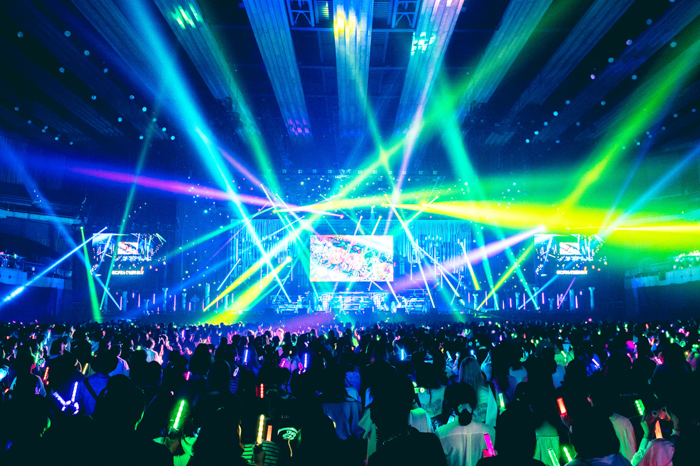 全国4都市6公演、2.5次元タレントグループ“シクフォニ”初のライブツアーが有明アリーナで熱狂のファイナルを迎え完走