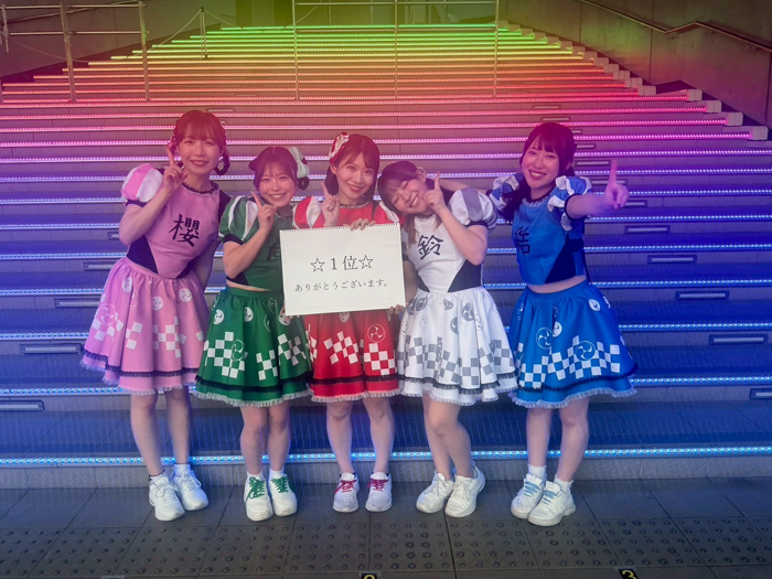 けっぱって東北初のオリコン1位の快挙!全国を“えがお”に!ツアーでは仙台PITの舞台にも