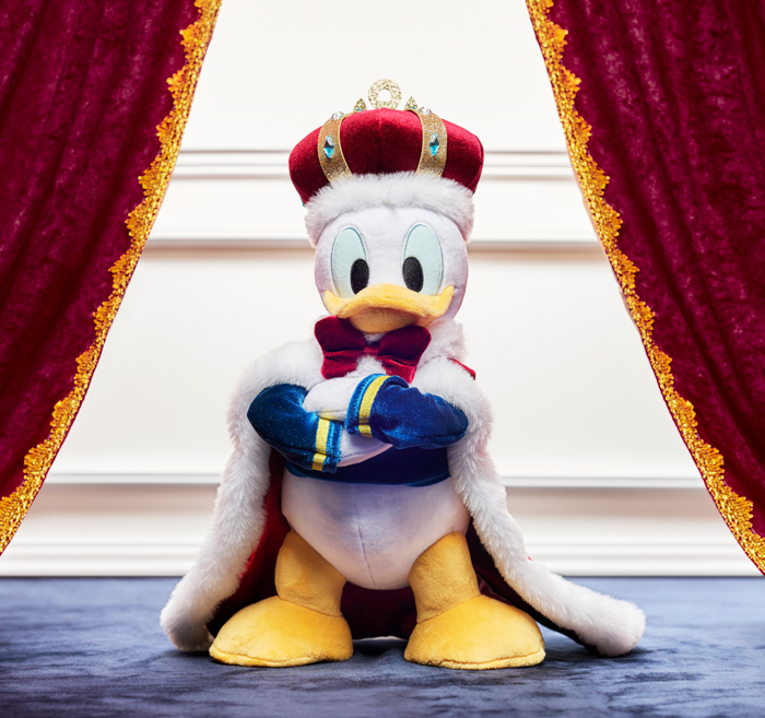 6月9日はドナルドダックのお誕生日!王様コスチュームや雲のようなふわもこ質感が愛らしい新コレクションをディズニーストアで5月16日(金)より順次発売