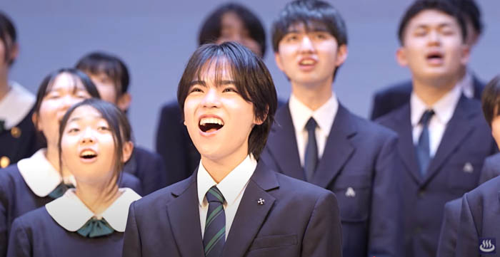 【能登】子どもたちの“復興への想い”から生まれた合唱曲『フェニックス』が完成。5月14日(水)輪島高校にて、全校生徒250名と近隣の小学生が合唱を披露。全国を歌で繋ぐキックオフ開催