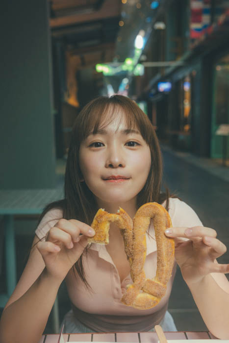 川栄李奈ファースト写真集 8/22発売!30歳&デビュー15周年記念!