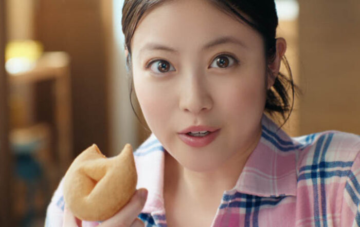【ミスタードーナツ】今田美桜が‟55年目の新食感ドーナツ”を初体験！新TVCMもっちゅりん「もちもちのその先へ」篇を6月4日（水）から放映開始！