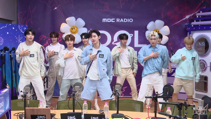 ジェジュン、ZEROBASEONE、JO1、INIらがゲスト出演した「IDOL RADIO」がMnet Japanで7月から日本初放送!人気アイドルたちのラジオ放送の様子を収めた「見えるラジオ番組」