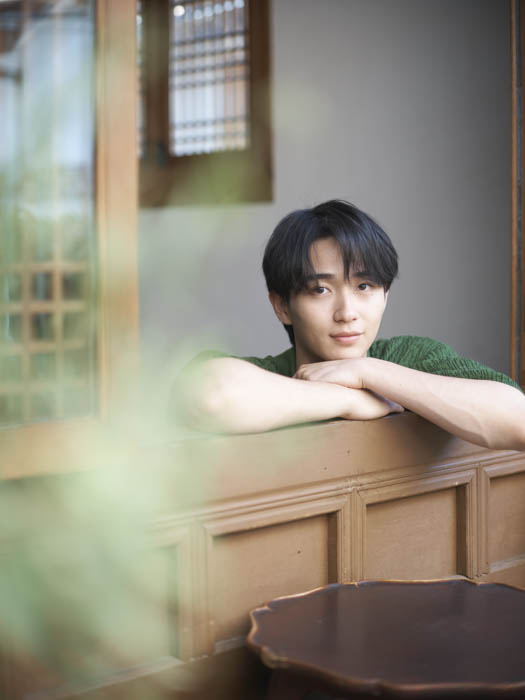 NEXTブレイク俳優・野村康太、1st写真集発売決定!初めての海外旅で魅せる爽やかな姿【本人コメントあり】