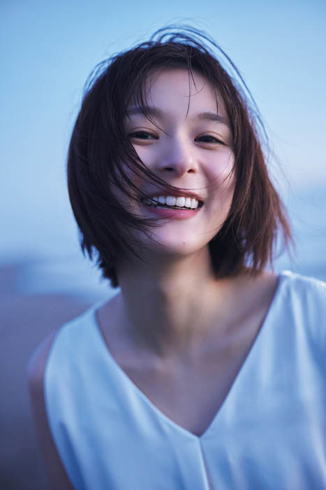 芳根京子 写真集『京』、待望の電子版がリリース!