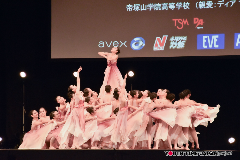 帝塚山学院高等学校「親愛（ディア マム）」がDCC決勝大会でパフォーマンスを披露！＜第13回 DANCE CLUB CHAMPIONSHIP 決勝大会＞