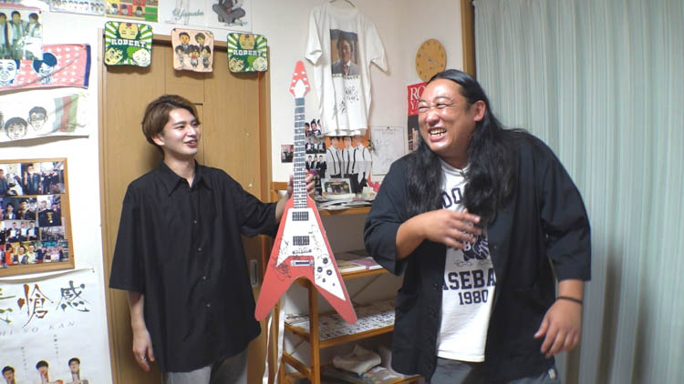 ロバート秋山がやりたい企画を実現する番組 メ〜テレ 『秋山の楽しすぎる約30分』“ロバートの元ストーカー”メモ少年の実家でルーツを辿る 秋山「改めてまた怖くなってきた」