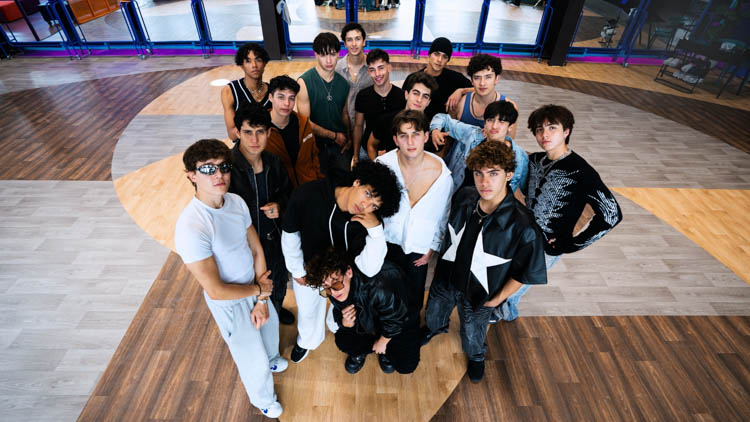 HYBE LATIN AMERICAの現地化ボーイグループ「SANTOS BRAVOS」、8月15日にシリーズ初公開！