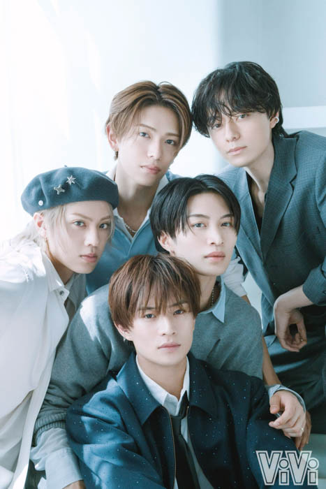 ACEesがViVi10月号に揃って初登場！「5人全員、一番星！」をテーマに撮り下ろした圧倒ビジュは永久保存版！