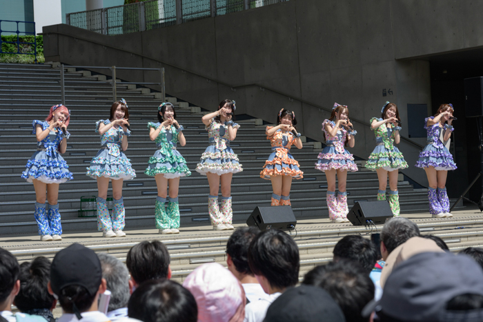 お台場に743人集結!ラフ×ラフ、初アルバム&全国ツアーで飛躍誓う