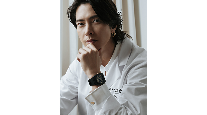 山下智久がブルガリの時計工房へ初訪問！