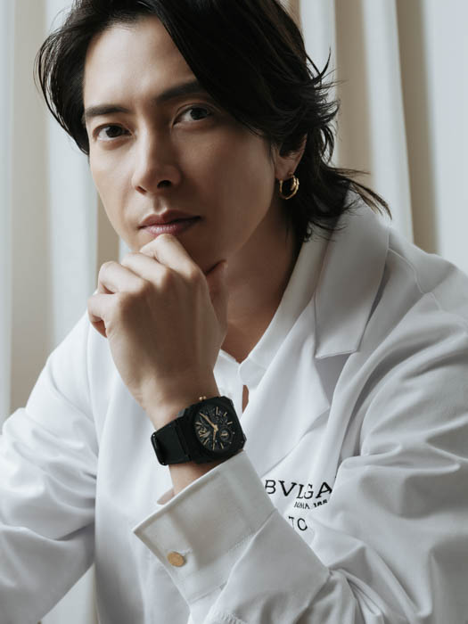 山下智久がブルガリの時計工房へ初訪問!