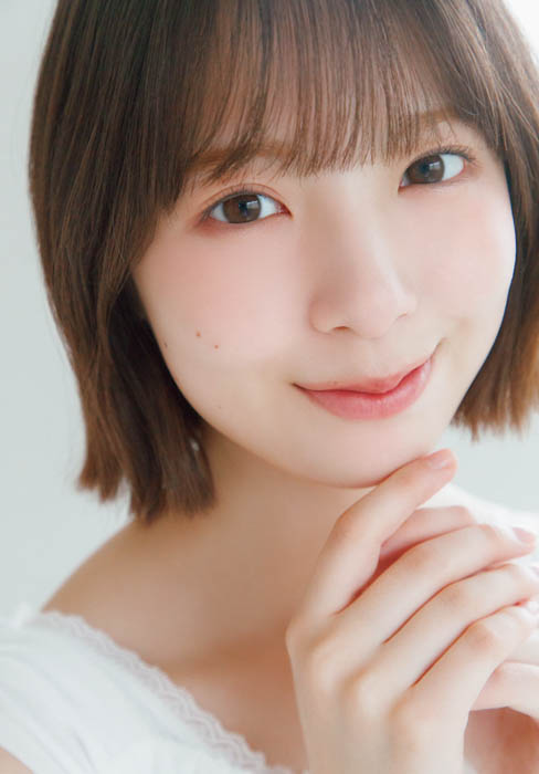 日向坂46の渡辺莉奈が、9月18日(木)発売「週刊少年チャンピオン」42号の表紙＆巻頭グラビアに登場！
