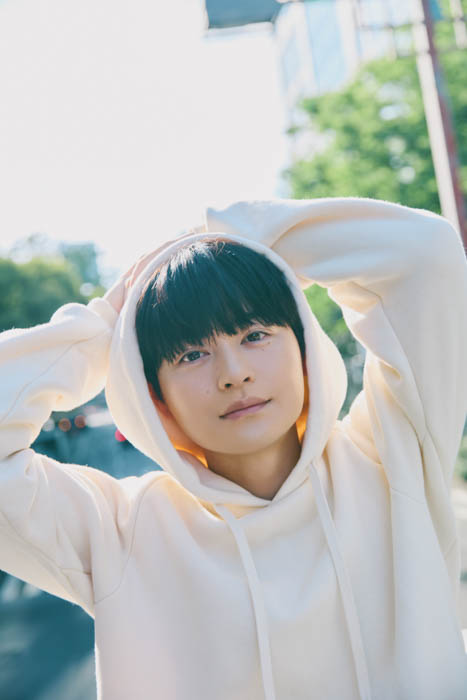 瀬戸康史、俳優デビュー20周年の軌跡を自ら考案した美麗ビジュアルで表現し凝縮した記念書籍を発売！