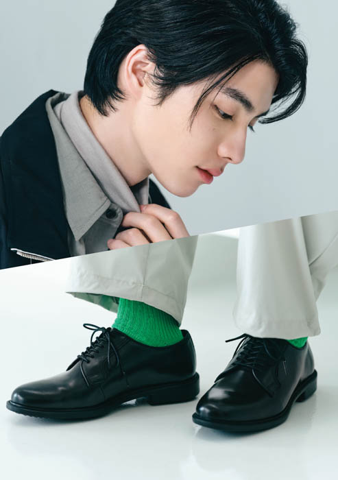 本田響矢起用の新ビジュアルを公開！スニーカーのような快適さで“革靴デビュー”に最適な一足、HAWKINS「スマートカジュアル」