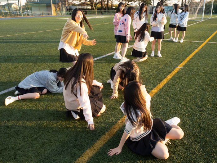 僕が見たかった青空が「B.L.T.2月号」に全員集合で、2025年を納める！限定版表紙やライブ会場限定特典、パネル展まで盛りだくさん！