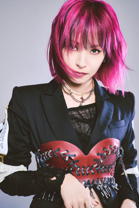 LiSA、デビュー15周年の節目を記念して「Anniversary calendar」を発売！