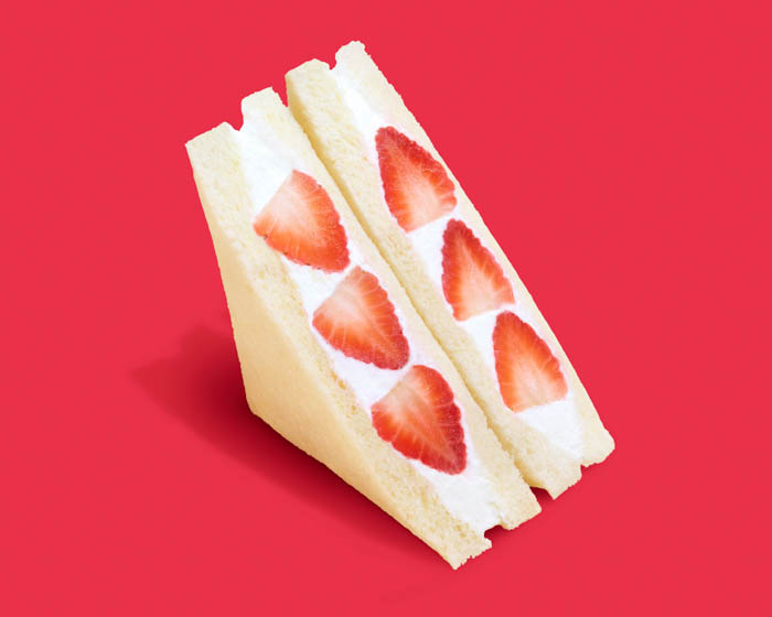 吉田鋼太郎、八木莉可子がキュートないちごづくしの衣装でいちご狩りに挑戦!?新TVCM「白をまとったいちご狩り®」篇1月6日(火)より放映開始!