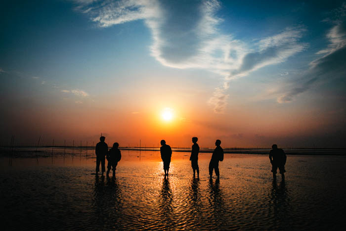 デビュー13周年を迎えたGENERATIONSの、グループとして実に10年ぶりとなる写真集『Footprints（フットプリンツ）』刊行決定！