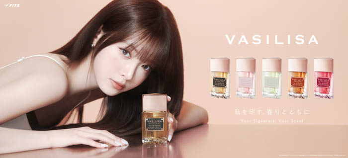 HONG EUNCHAEの「ヴァシリーサ」新ビジュアル解禁！軽やかなパープルに包まれ、まっすぐな眼差しで“甘さと芯の強さ”を表現。ふんわりマシュマロ香る新作「オー メロウ オードパルファム」が発売！